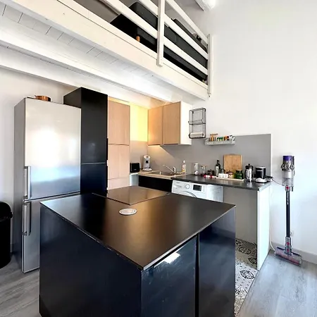 Apartment Duplex Proche Des Arenes